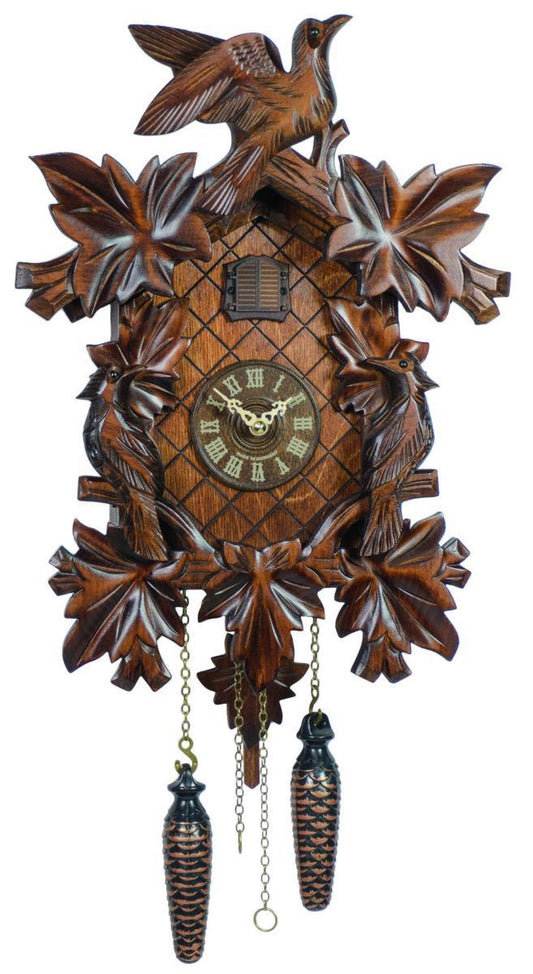 Orologio a cucú in legno scuro