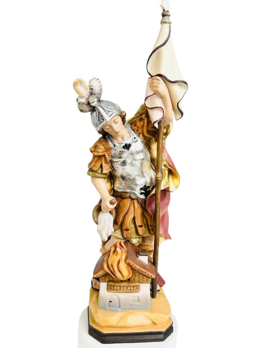 San Floriano di legno con bandiera - 10.0 cm