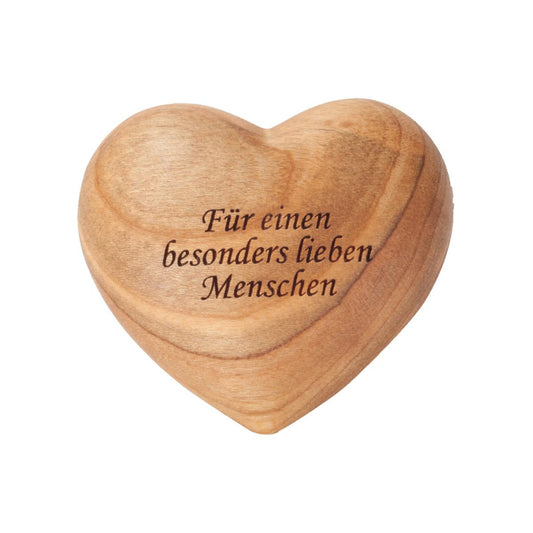 Cuore scolpito di legno con dedica