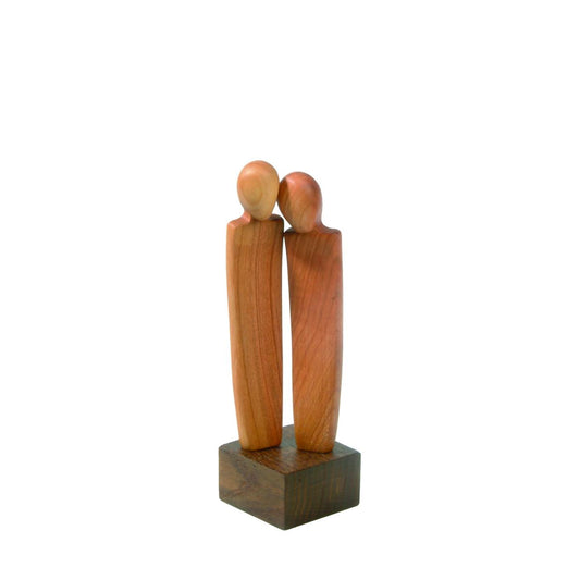 Elegante scultura di coppia in legno